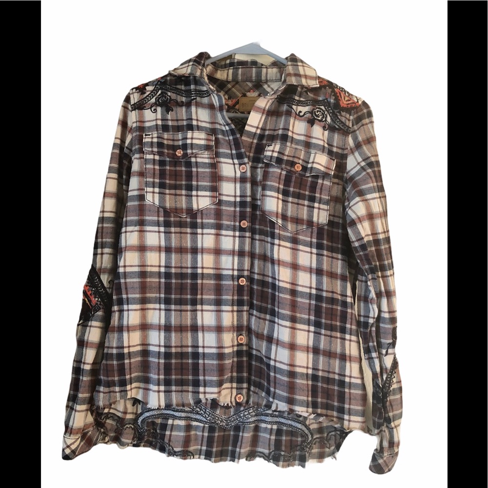 Driftwood Embroidered Classic Fit Top